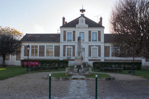 Couvreur Cély
